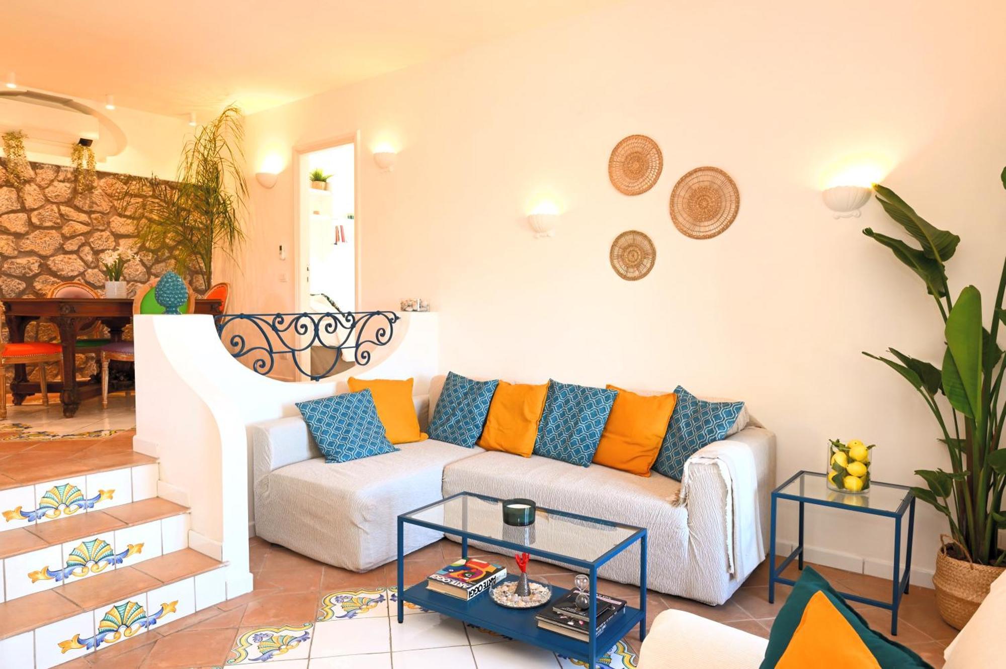 Maiora - Location *